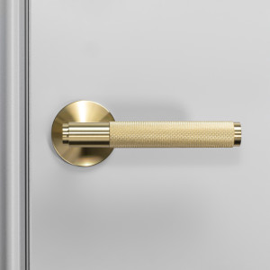 BUSTER + PUNCH | DOOR HANDLE / UNSPRUNG | CROSS | BRASS | 30mm