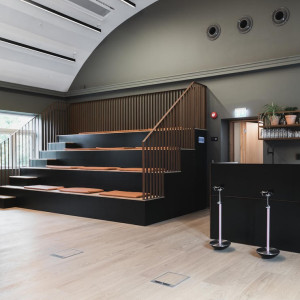 OBO BETTERMANN - UDHOME9  - 12 uttak - Må legges i parkett, laminat, fliser - KOMPLETT GULVBOKS - STAINLESS STEEL