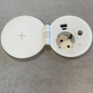 PowerFlip - 1 Stikk + 1 USB-A (4A) + 1 USB-C (2A) + 1 kabelgjennomføring eller CAT6/HDMI + Qi trådløs lader (2A) - MATT HVIT