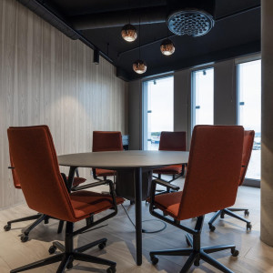 PUK | RUND | 12 UTTAK | IP30 | POLYAMIDE PLAST KANT