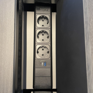 ASA INTERNATIONAL - VERSATEK PRO -  EKSPRESS SYSTEM + Ladeskuff - 3 Stikk + 2 USB (A+C) ink. 2.0m kabel - Matt Sort - MOQ 8