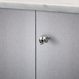 BUSTER + PUNCH® - SKULL CABINET KNOB 40mm  / TRAVIS BARKER / STEEL - KUN 1 IGJEN / Ikke mulig å bestille!