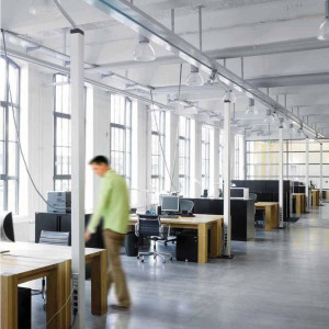 HAGER - GRENSTAV - 8 schuko + 4 RJ45 CAT6A - 2,8-3,1M - Hvitt stål