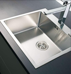 2HOME.NO - Pyramis Stainless ISTROS kjøkkenvask - Livstidsgaranti - 18/10 stål 500x400 mm - Stainless steel finish