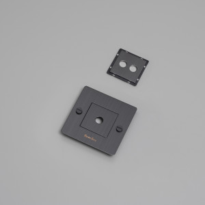 BUSTER + PUNCH | 1G RAMME / BAKPLATE MED INFILL | VERTICAL | SMOKED BRONZE