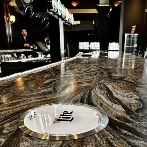 Moblek - Qi 2.0 Trådløs Lader (15W med magnetisk hold) – Rustfritt Stål med Utskiftbart Logo-glass (MOQ 10) - IP65